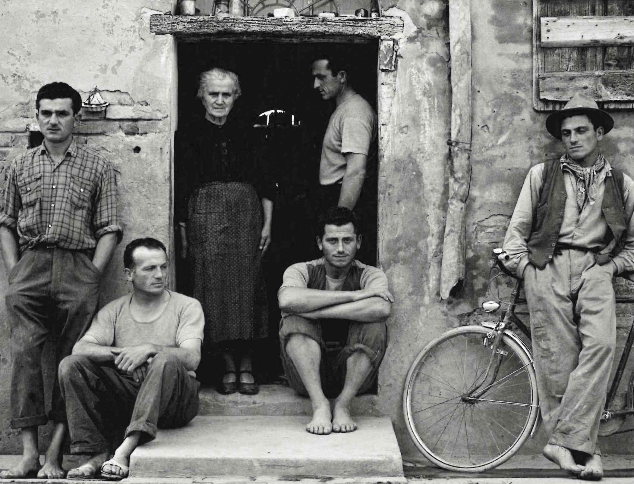 Risultati immagini per paul strand un paese